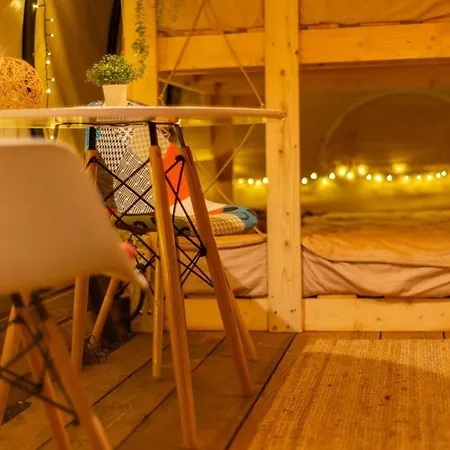 Hotel Dragonfly Gardens - The Wagons à Braşov Extérieur photo