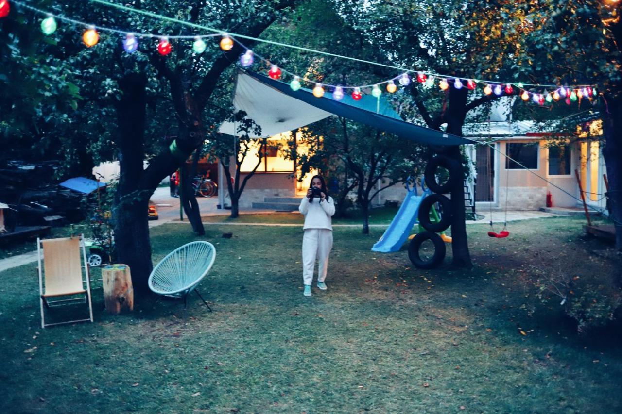 אוהל מפואר Dragonfly Gardens - The Wagons *